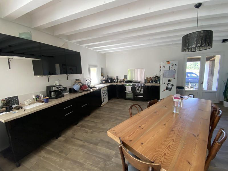 Maison - 241 m² - 6 pièces