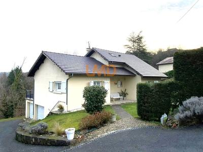 Maison - 105 m² - 10 pièces