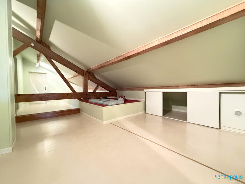 Maison traditionnelle - 192 m² - 7 pièces