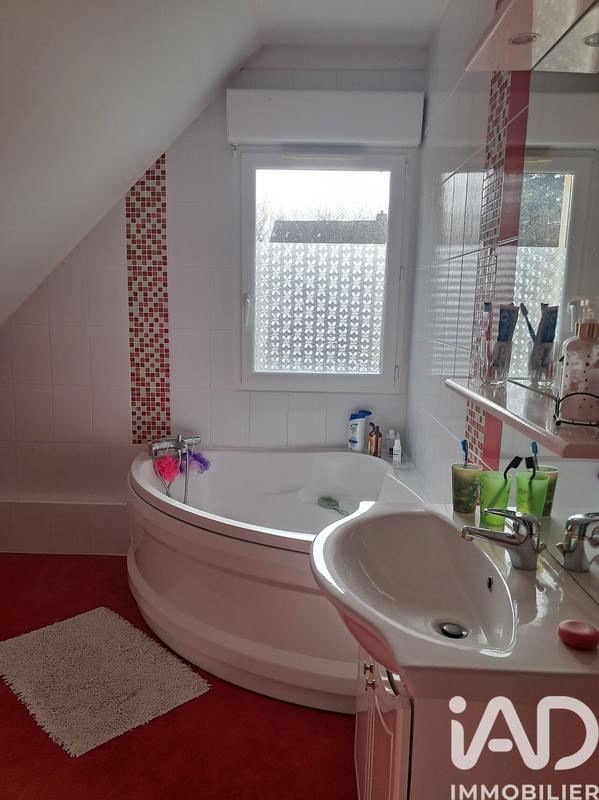 Maison - 163 m² - 8 pièces