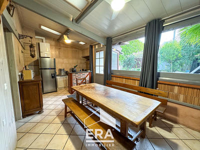 Maison - 207 m² - 8 pièces