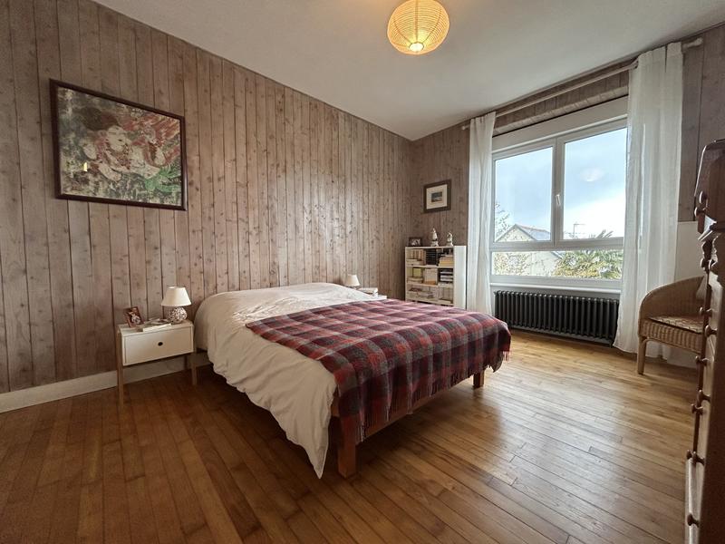 Maison - 205 m² - 7 pièces