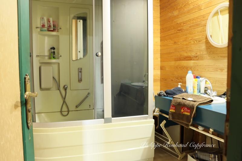 Propriété - 245 m² - 20 pièces