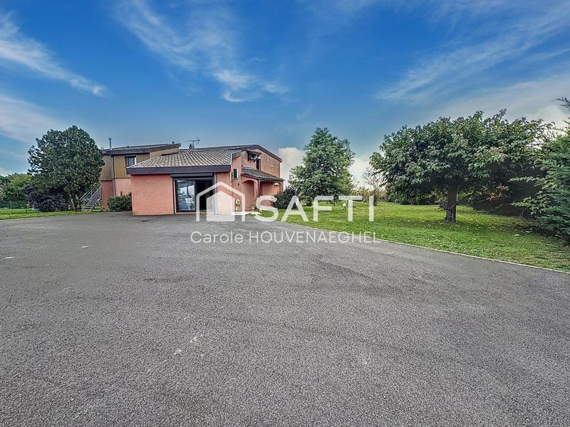 Maison - 260 m² - 9 pièces