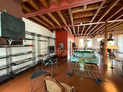 Maison bourgeoise - 596 m² - 5 pièces