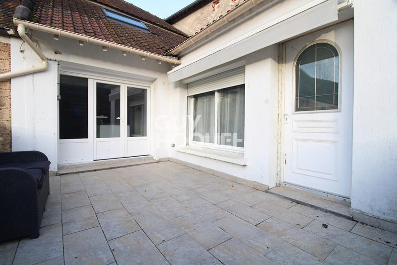 Maison - 211 m² - 7 pièces