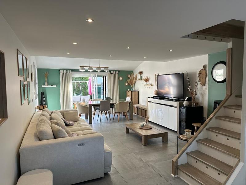 Maison - 92 m² - 4 pièces