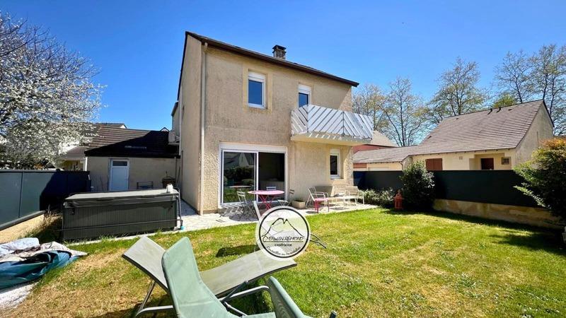 Maison - 102 m² - 4 pièces