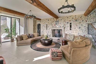 Mas - 345 m² - 6 pièces