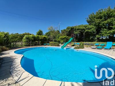 Maison - 635 m² - 35 pièces