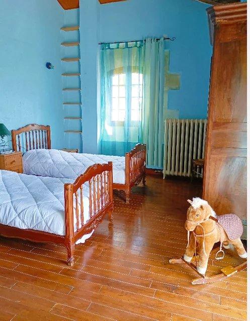 Mas - 306 m² - 10 pièces