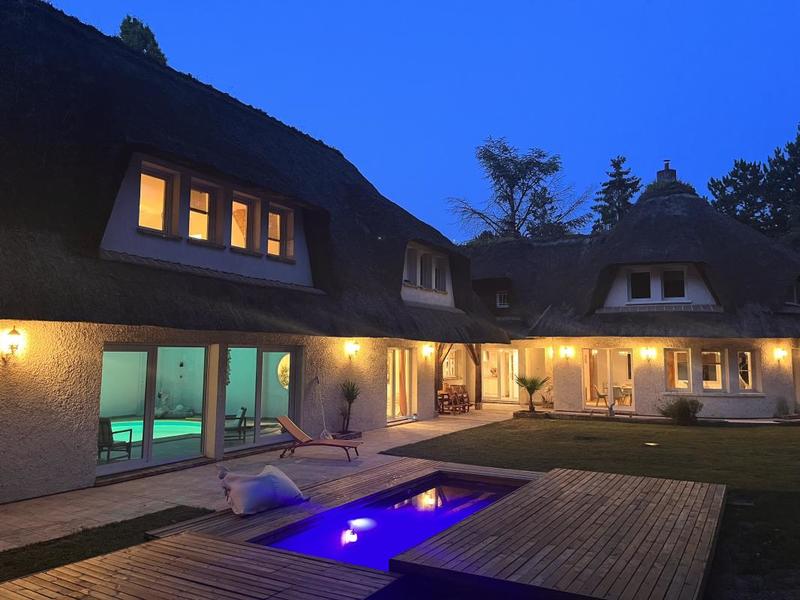 Maison - 570 m² - 14 pièces