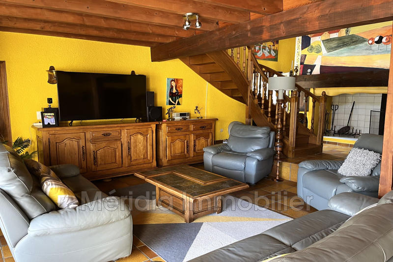 Villa - 219 m² - 6 pièces