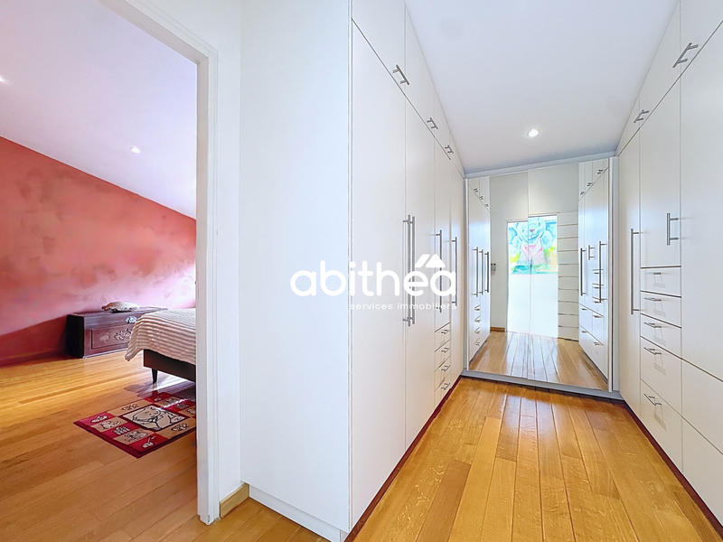 Propriété - 451 m² - 12 pièces