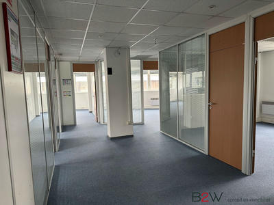 Bureau - 140 m² - 7 pièces