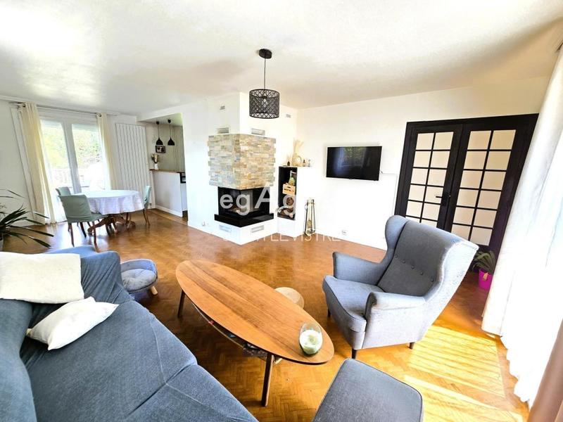 Maison - 142 m² - 5 pièces