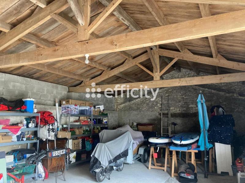 Parking / Garage - 77 m²