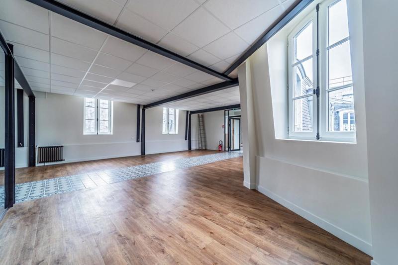 Bureau - 358 m² - 2 pièces