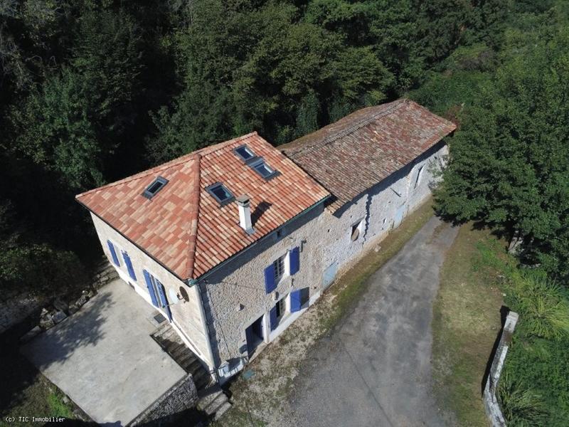 Maison en pierre - 99 m² - 5 pièces