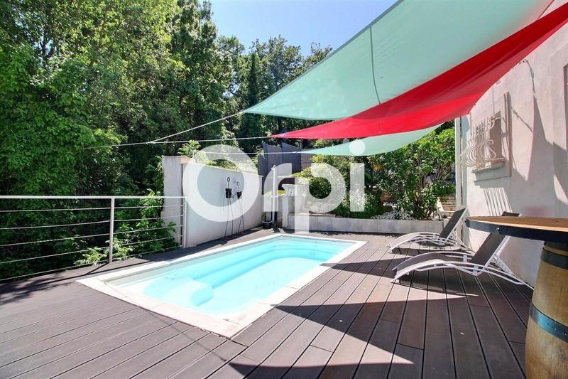 Maison - 200 m² - 5 pièces