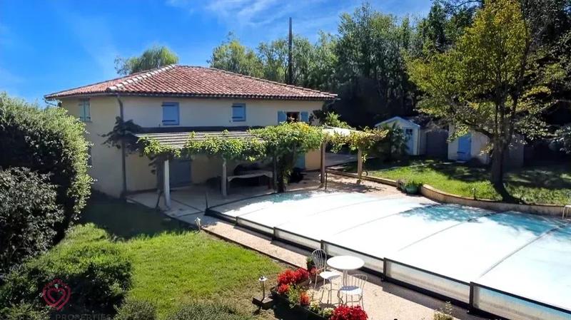 Maison - 160 m² - 5 pièces