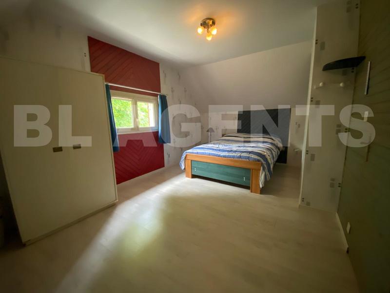 Pavillon - 172 m² - 8 pièces