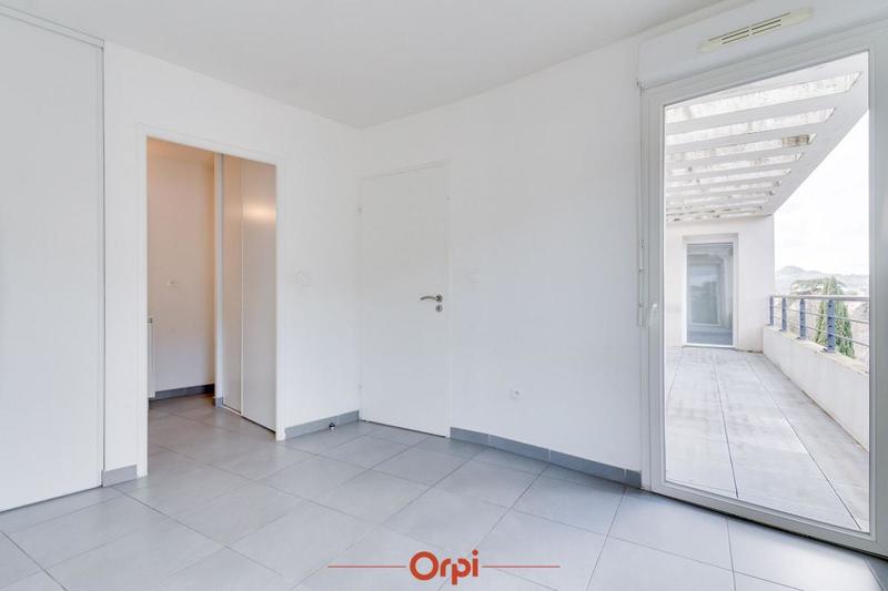 Penthouse - 83 m² - 4 pièces