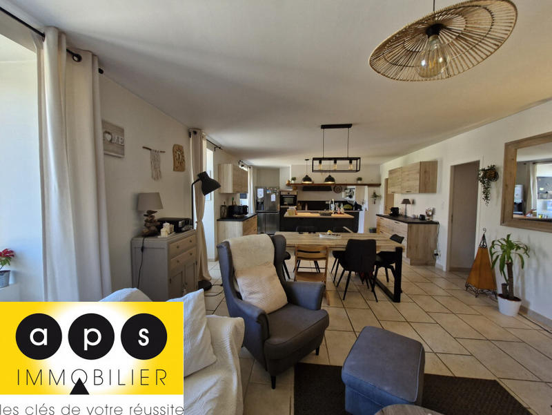 Maison - 335 m² - 10 pièces