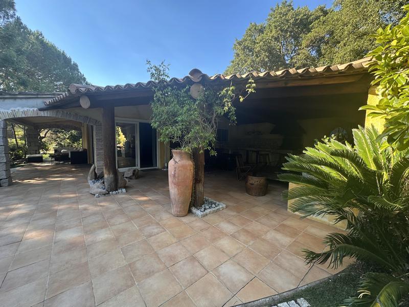 Villa - 127 m² - 10 pièces