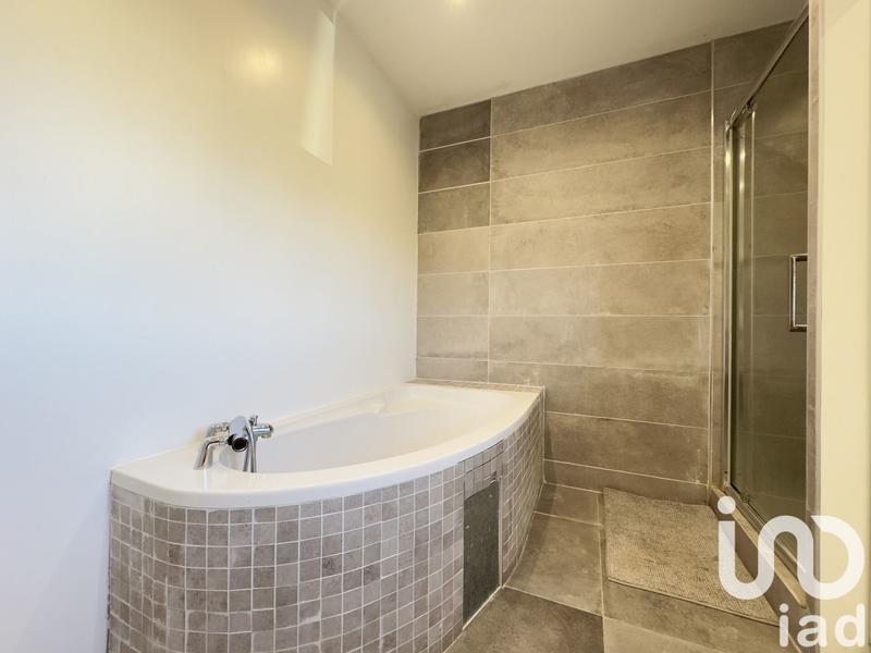 Maison - 180 m² - 7 pièces