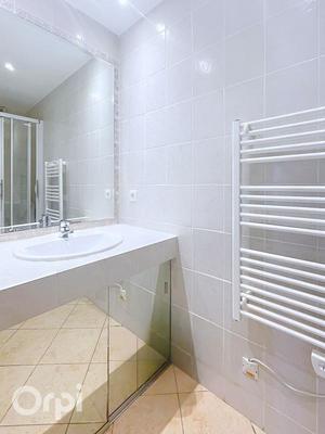 Appartement - 85 m² - 3 pièces