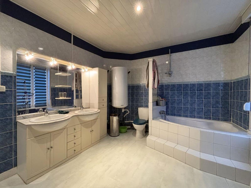 Maison - 97 m² - 4 pièces