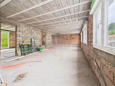 Cave / Box - 100 m²