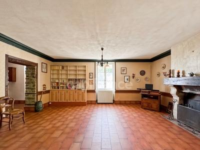 Maison de campagne - 271 m² - 11 pièces