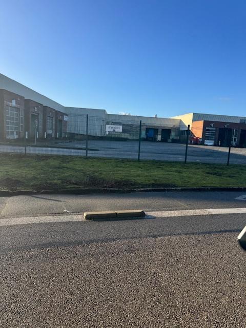 Fonds de commerce - Local d'activité / Entrepôt - 21 000 m²