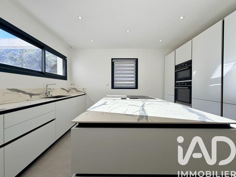 Maison - 177 m² - 6 pièces