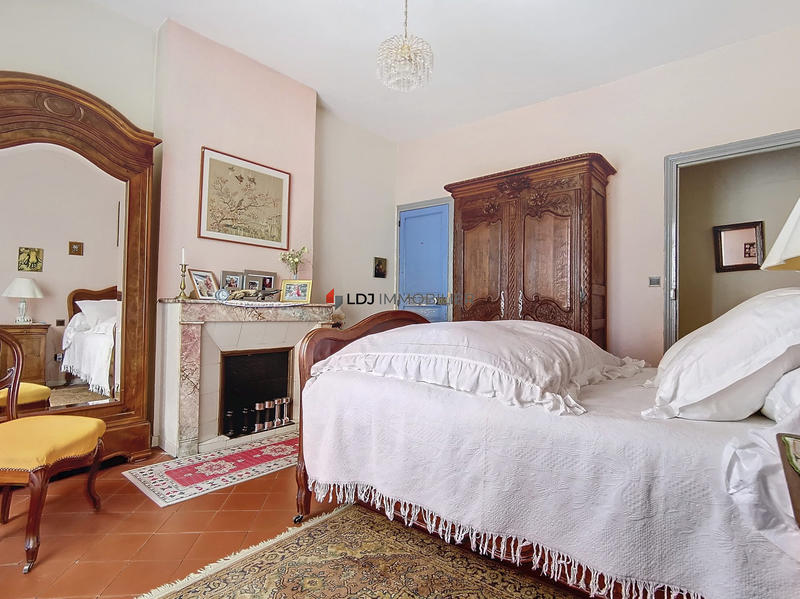 Maison - 269 m² - 10 pièces