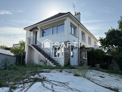 Maison - 175 m² - 9 pièces