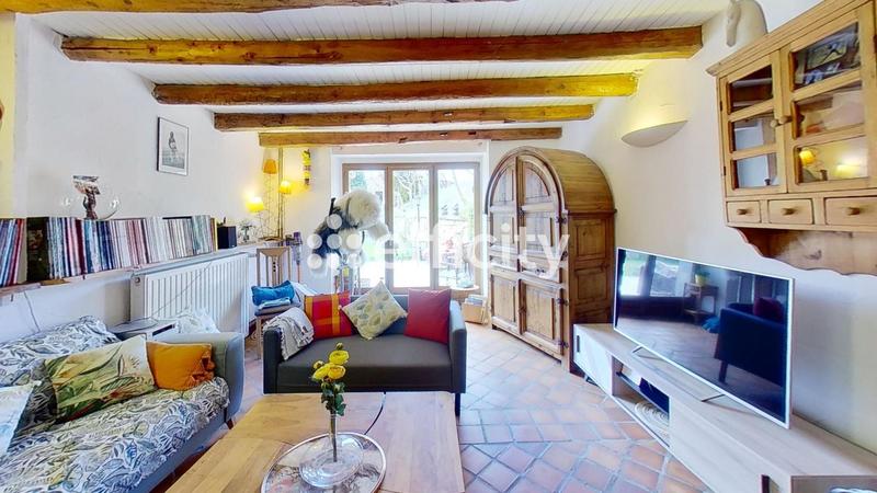 Maison - 220 m² - 7 pièces