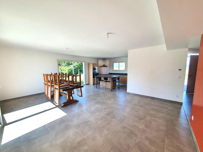 Maison - 102 m² - 5 pièces