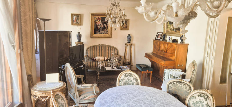 Appartement - 102 m² - 5 pièces