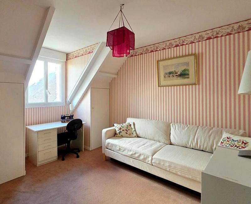 Maison - 163 m² - 7 pièces