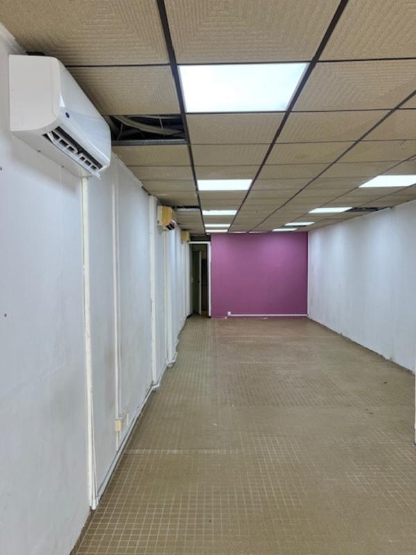 Local commercial - 62 m² - 3 pièces