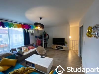 Chambre - 14 m² - 1 pièce