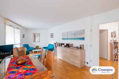 Appartement - 80 m² - 4 pièces