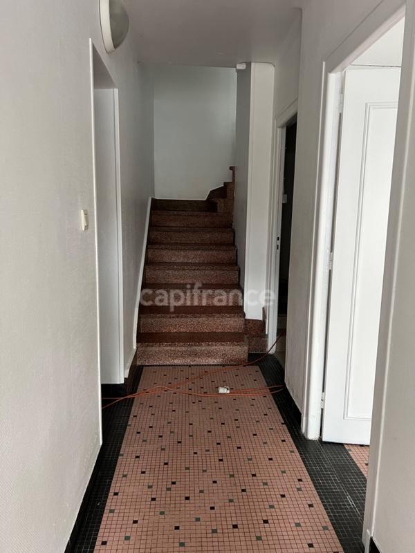 Maison - 144 m² - 8 pièces