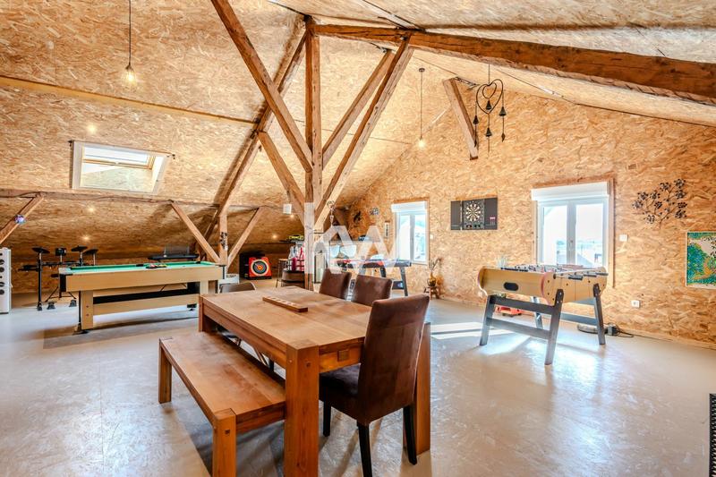 Maison de village - 357 m² - 10 pièces