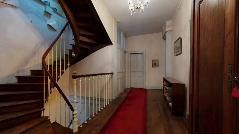 Maison bourgeoise - 212 m² - 6 pièces