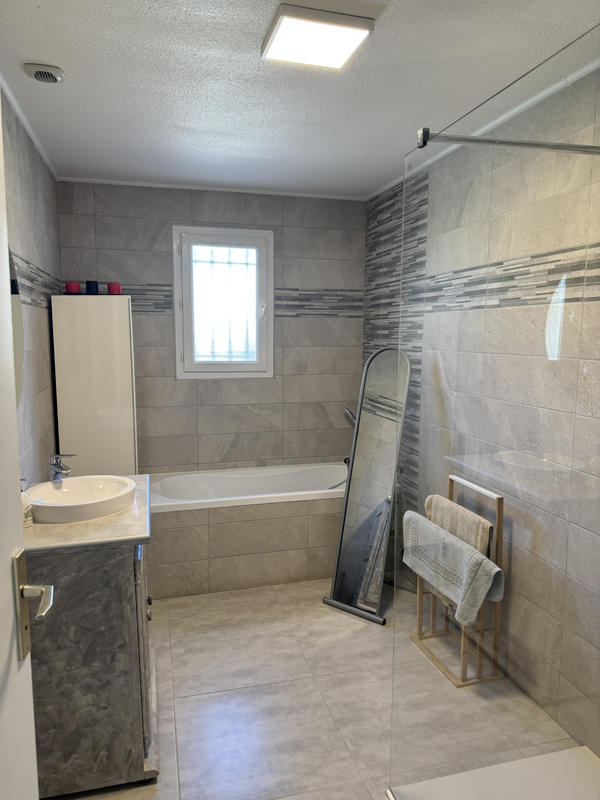 Villa - 102 m² - 5 pièces