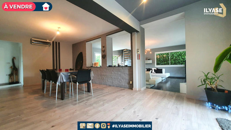 Villa - 194 m² - 8 pièces